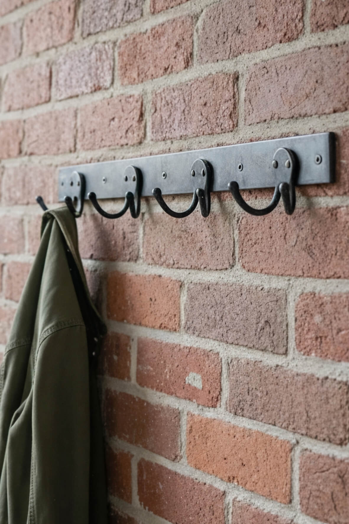 Victorian 4 Double Robe Hook Rail - Distressed